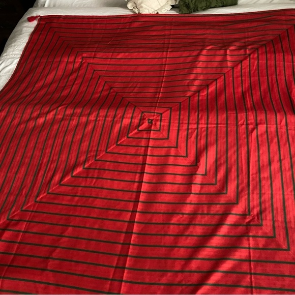 Vintage Red With Green Stripe Square Table Scarf Tablecloth Corner Tassels - Picture 1 of 6